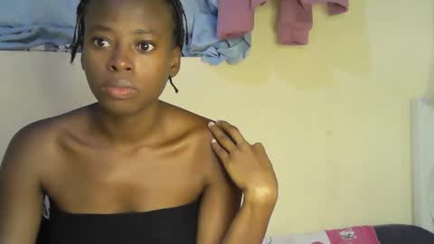 Snapshot of cute_sonny chatting on 10.13.25 cute_sonny online show from 10.13.25