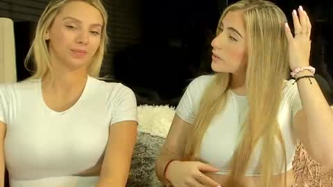 Snapshot of cuteanddesesperate chatting on 05.16.26 WANNA SEE MORE OF TWINS online show from 05.16.26
