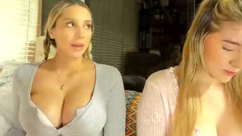 Snapshot of cuteanddesesperate chatting on 07.02.26 WANNA SEE MORE OF TWINS online show from 07.02.26