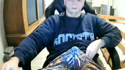 Cuteboy090 online show from 10.28.25