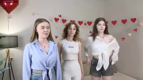 Aurora Lina and a few other beauties online show from 02.15.26