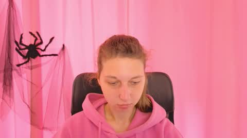 Elli online show from 11.04.25