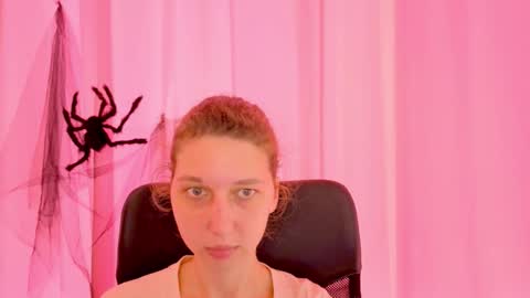 Elli online show from 11.17.25