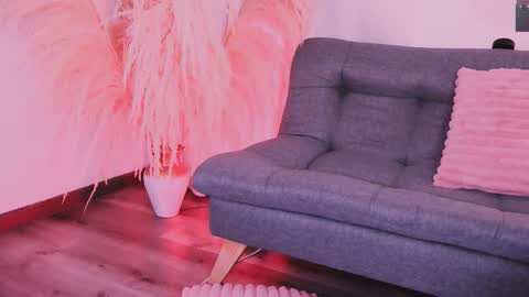 Zoe  online show from 12.02.25