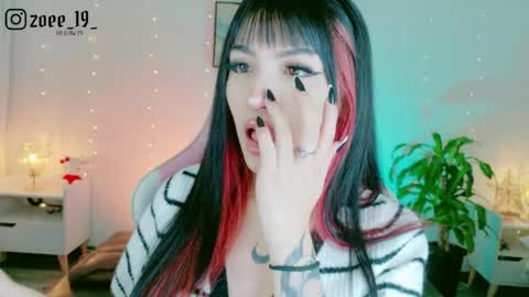 Zoe  online show from 04.10.26