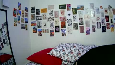 Snapshot of cutefemme chatting on 01.14.26 Bella online show from 01.14.26