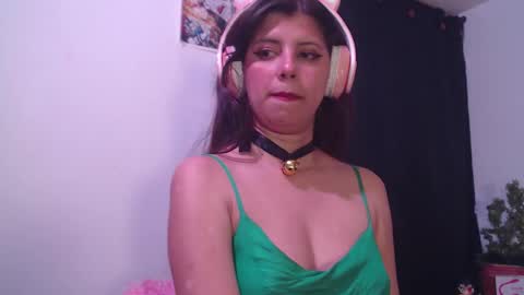 Snapshot of cutehaome chatting on 09.09.25 haome online show from 09.09.25