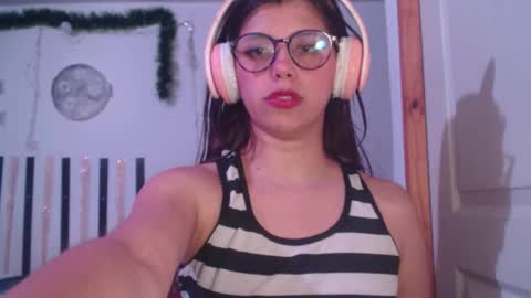 Snapshot of cutehaome chatting on 09.18.25 haome online show from 09.18.25