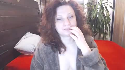 Snapshot of cutemoan chatting on 03.14.26 Rita online show from 03.14.26