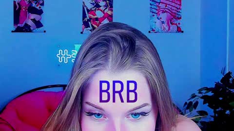 Snapshot of cutemousee chatting on 12.22.24 Rina online show from 12.22.24