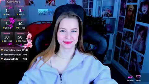 Snapshot of cutemousee chatting on 02.19.25 Rina online show from 02.19.25