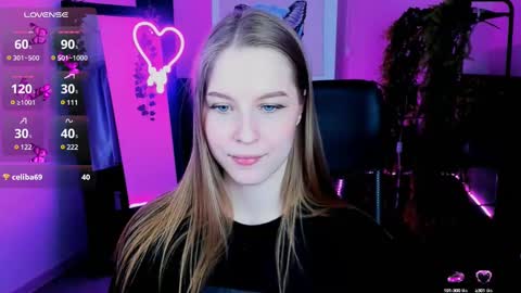 Snapshot of cutemousee chatting on 02.25.25 Rina online show from 02.25.25