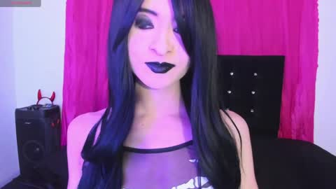 Snapshot of cutenaked_8 chatting on 05.10.26 Natalie online show from 05.10.26