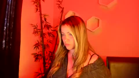 Snapshot of cutesamantha_ chatting on 05.19.26 cutesamantha_ online show from 05.19.26