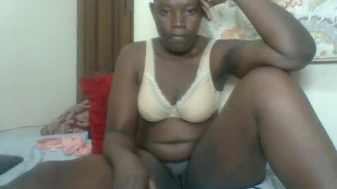 Snapshot of cutesexyblackass chatting on 02.08.25 Nelly online show from 02.08.25