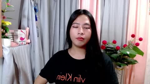 Snapshot of cutestgurl_ chatting on 12.05.25 cute online show from 12.05.25