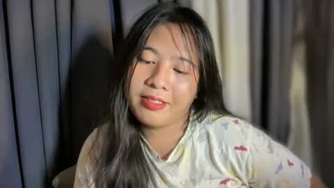 Snapshot of cutestgurl_ chatting on 06.11.26 cute online show from 06.11.26