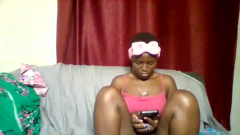 Snapshot of cutey_lunar chatting on 01.28.25 cutey_lunar online show from 01.28.25