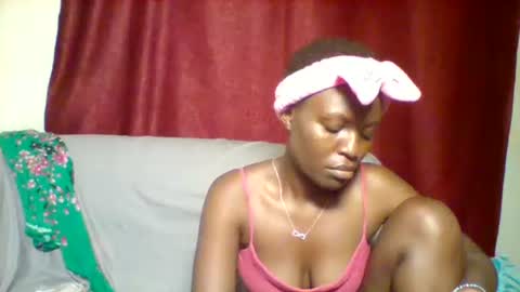 Snapshot of cutey_lunar chatting on 01.28.25 cutey_lunar online show from 01.28.25