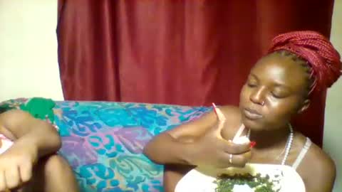 Snapshot of cutey_lunar chatting on 01.31.25 cutey_lunar online show from 01.31.25