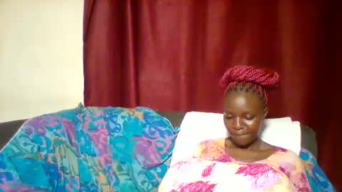 Snapshot of cutey_lunar chatting on 02.01.25 cutey_lunar online show from 02.01.25