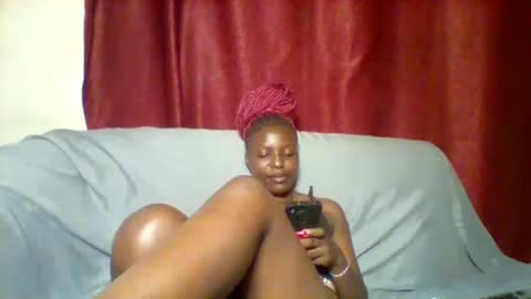 Snapshot of cutey_lunar chatting on 02.08.25 cutey_lunar online show from 02.08.25