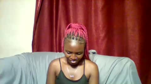 Snapshot of cutey_lunar chatting on 02.08.25 cutey_lunar online show from 02.08.25