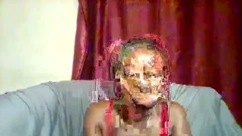 Snapshot of cutey_lunar chatting on 02.14.25 cutey_lunar online show from 02.14.25