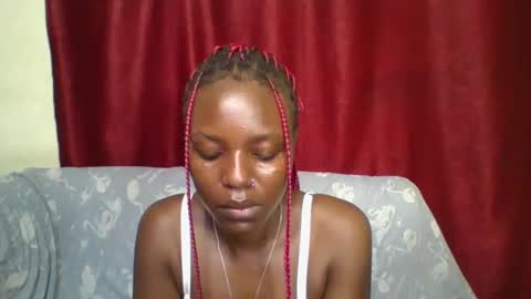 Snapshot of cutey_lunar chatting on 02.20.25 cutey_lunar online show from 02.20.25