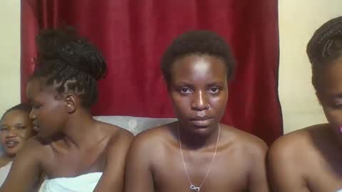 Snapshot of cutey_lunar chatting on 02.25.25 cutey_lunar online show from 02.25.25