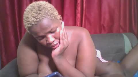 Snapshot of cutey_mellanin chatting on 01.22.25 cutey_mellanin online show from 01.22.25