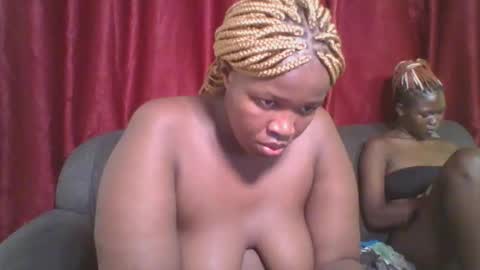 Snapshot of cutey_mellanin chatting on 02.01.25 cutey_mellanin online show from 02.01.25