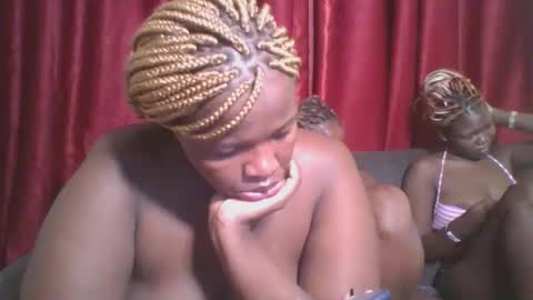 Snapshot of cutey_mellanin chatting on 02.03.25 cutey_mellanin online show from 02.03.25