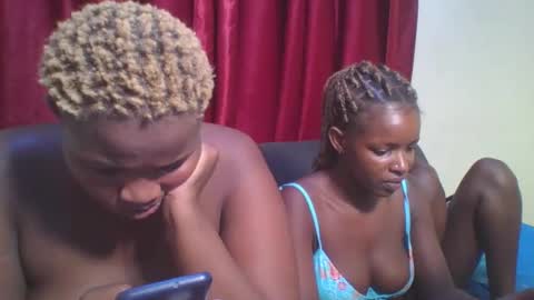 Snapshot of cutey_mellanin chatting on 02.04.25 cutey_mellanin online show from 02.04.25