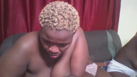 Snapshot of cutey_mellanin chatting on 02.05.25 cutey_mellanin online show from 02.05.25
