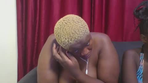 Snapshot of cutey_mellanin chatting on 03.12.25 cutey_mellanin online show from 03.12.25