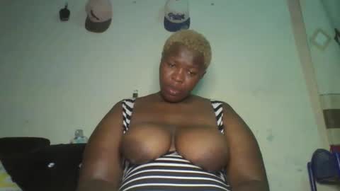 Snapshot of cutey_mellanin chatting on 09.21.25 cutey_mellanin online show from 09.21.25