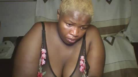 Snapshot of cutey_mellanin chatting on 10.17.25 cutey_mellanin online show from 10.17.25