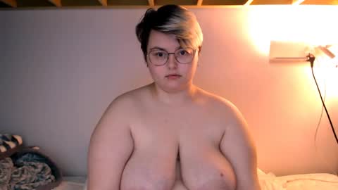 Snapshot of cutie_florence chatting on 05.11.26 Sophie Lilith online show from 05.11.26