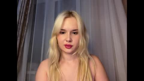 Chloe online show from 04.17.26