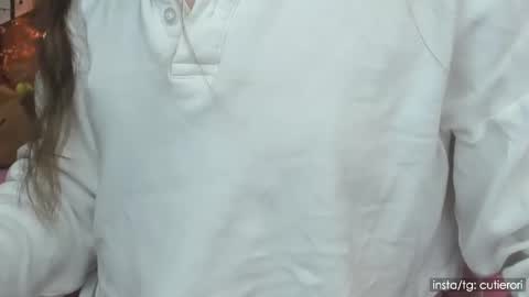 Rori  Instagram cutierori  online show from 12.16.24