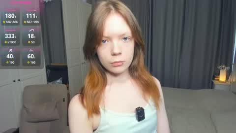 Snapshot of cuty_petite chatting on 06.20.26 Anne online show from 06.20.26