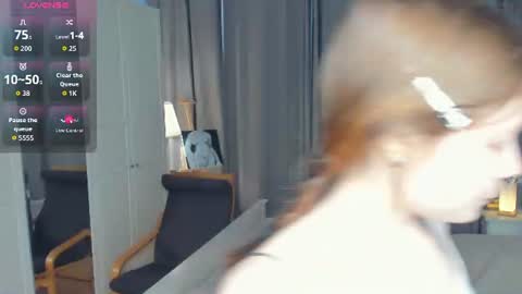Snapshot of cuty_petite chatting on 06.21.26 Anne online show from 06.21.26