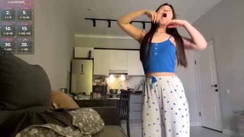 Akemi online show from 09.10.25