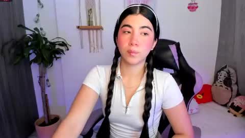 Snapshot of cyber_lizz chatting on 06.22.26 Liz online show from 06.22.26