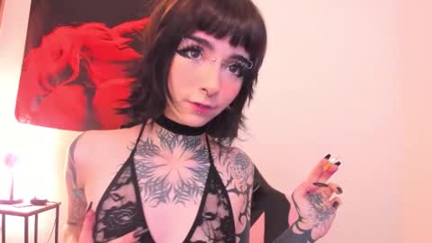 Snapshot of cyberia____________________ chatting on 01.12.26 cel I am independent Help me reach 200 thumbs up uwu online show from 01.12.26