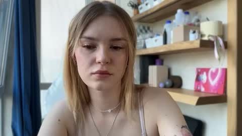 Im Emi streaming with my friend Reyna today online show from 06.05.26