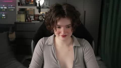 Helen Blossom online show from 04.17.26