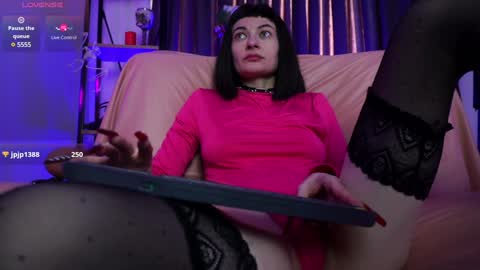 Snapshot of cyberxgoddess_ chatting on 12.12.24 Lily Goddess online show from 12.12.24