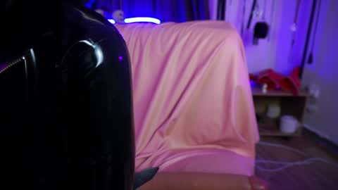 Snapshot of cyberxgoddess_ chatting on 02.01.25 Lily Goddess online show from 02.01.25